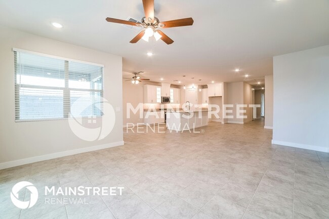 Building Photo - 8615 S 69th Ln