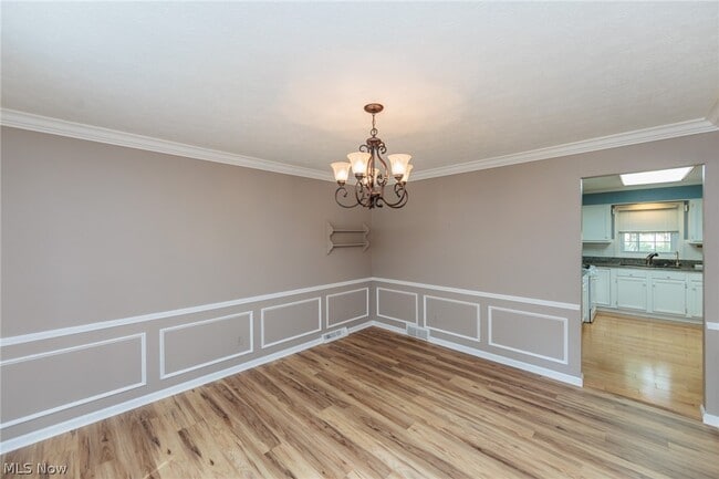 Building Photo - 33403 Cromwell Dr