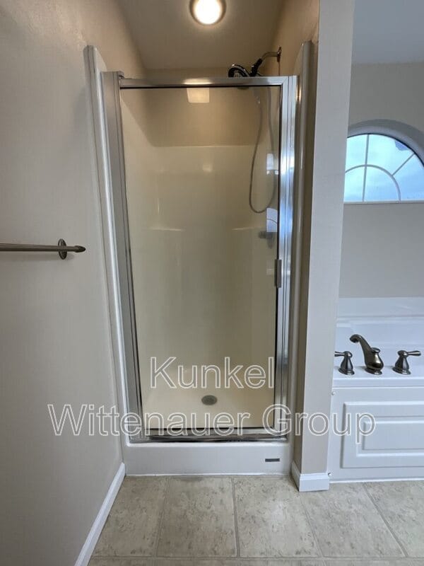 Building Photo - 601 Whetstone Ln