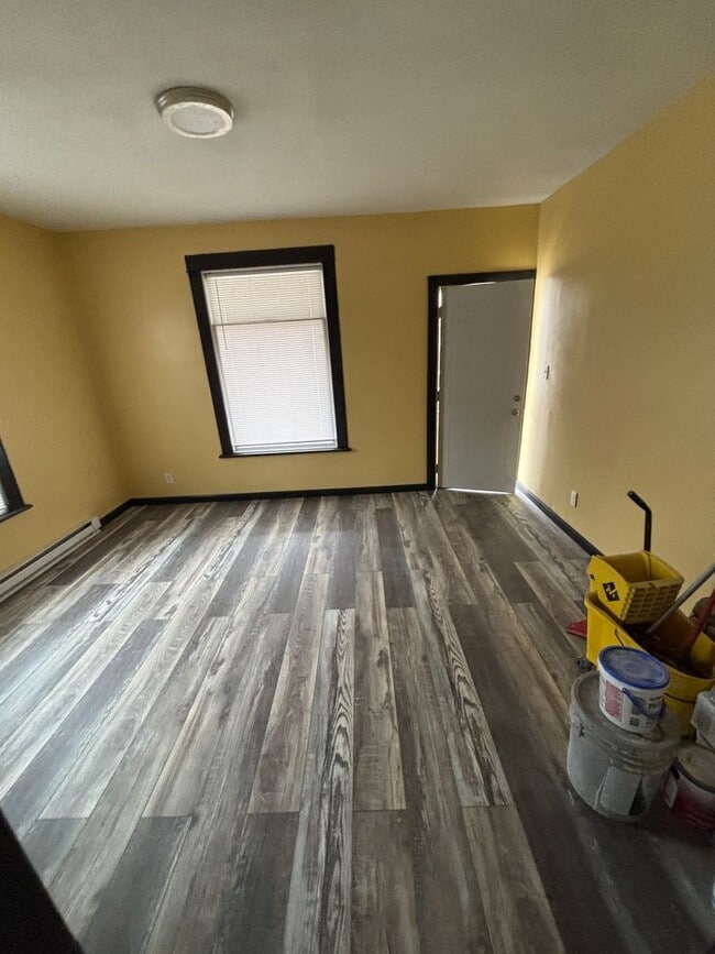 Building Photo - 313 Gross St