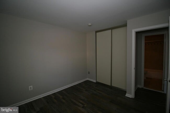 Building Photo - 114 Barnsfield Ct