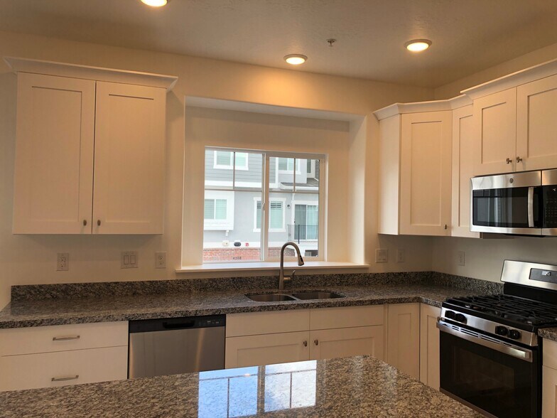 Building Photo - 4217 W Scofield Park Ct