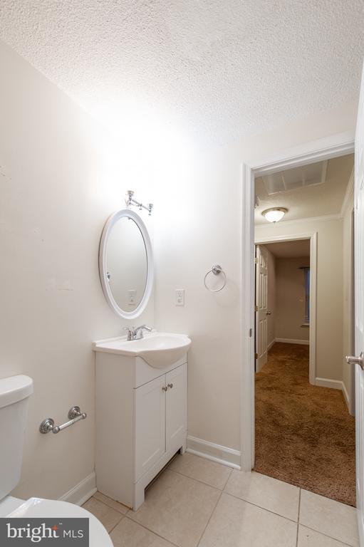 Building Photo - 1709 Dogwood Dr