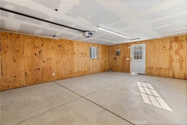 Building Photo - 77 E Main St