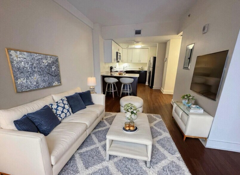 Primary Photo - 10 Winter St