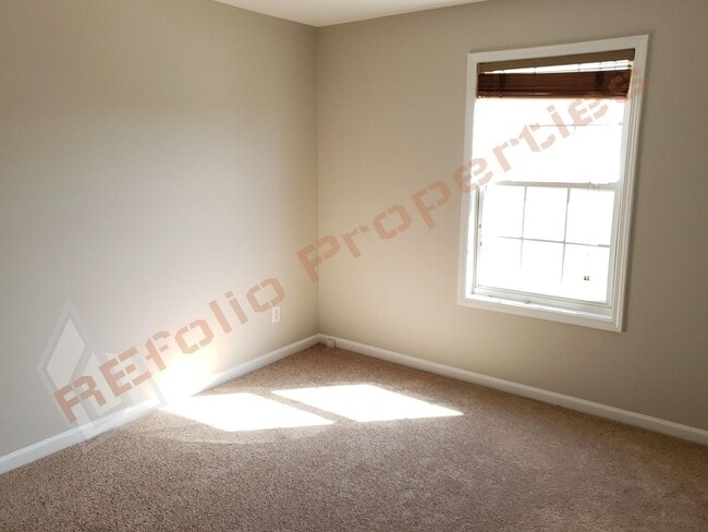 Building Photo - Lovely 4 Bedroom, 2.5 Bath Single-Family H...