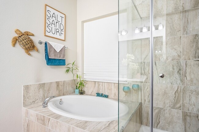 Building Photo - 2603 Ocean Key Dr