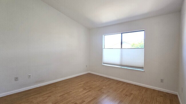 Building Photo - 38715 Huntington Cir