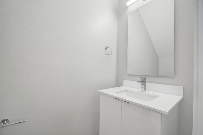 Building Photo - 2108 Tillery St