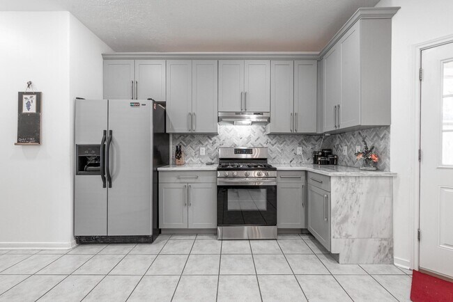 Building Photo - 1310 Big Pines