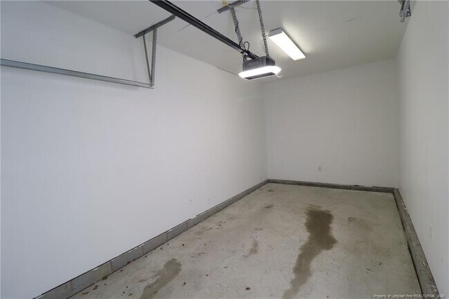 Building Photo - 1102 Silky Dogwood Trail