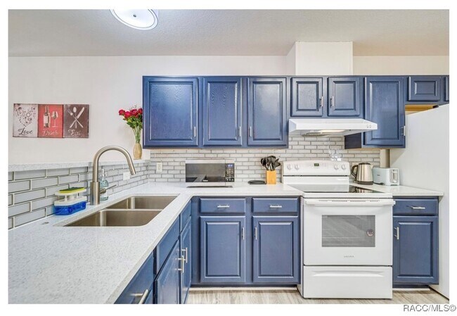 Building Photo - 8574 N Catapane Loop