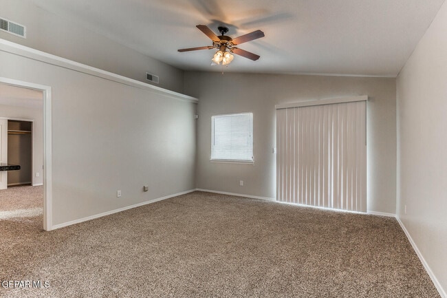Building Photo - 814 Desert Silver Dr