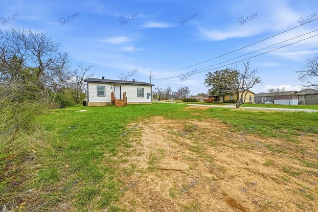 Building Photo - 5901 Farnsworth Ave