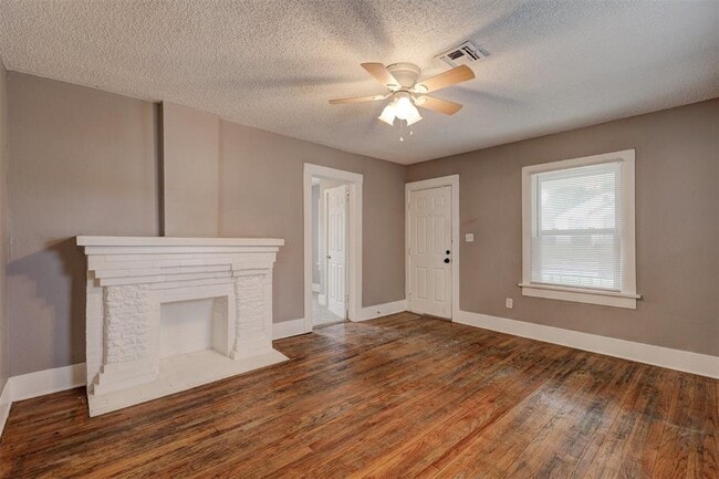 Building Photo - 1714 N Kelham Ave