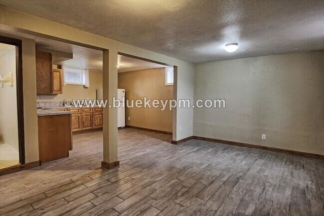 Building Photo - 9125 NE St Johns Rd