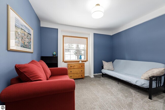 Building Photo - 1704 Comanche St