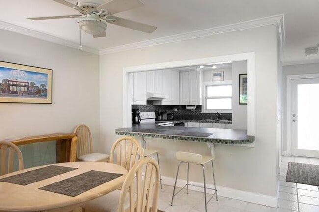 Building Photo - 2601 S Roosevelt Blvd