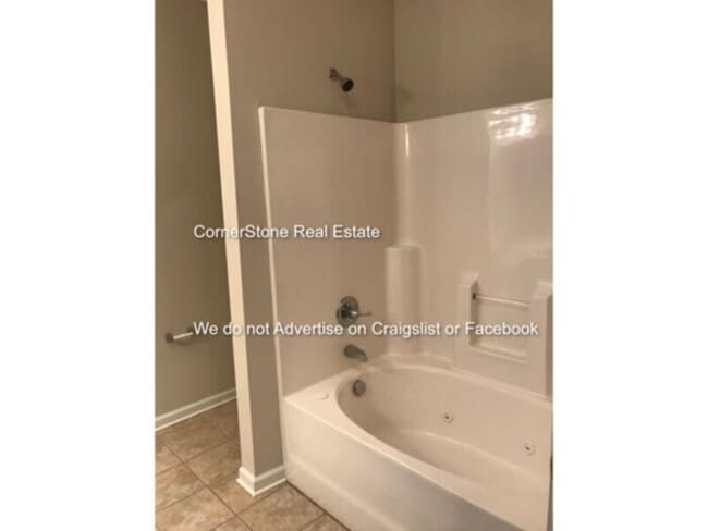 Building Photo - 4040 Bardstown Ct