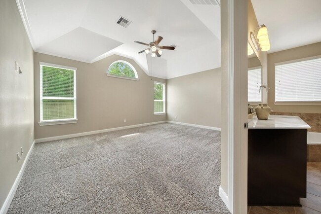Building Photo - 3007 Rocky Point Dr