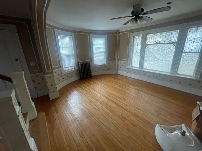 Building Photo - Spacious 4BR/3BA Home in Downtown Dover — Freshly Updated, Walk to Everything