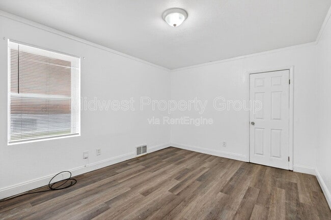 Building Photo - 2352 Rockdale Ave