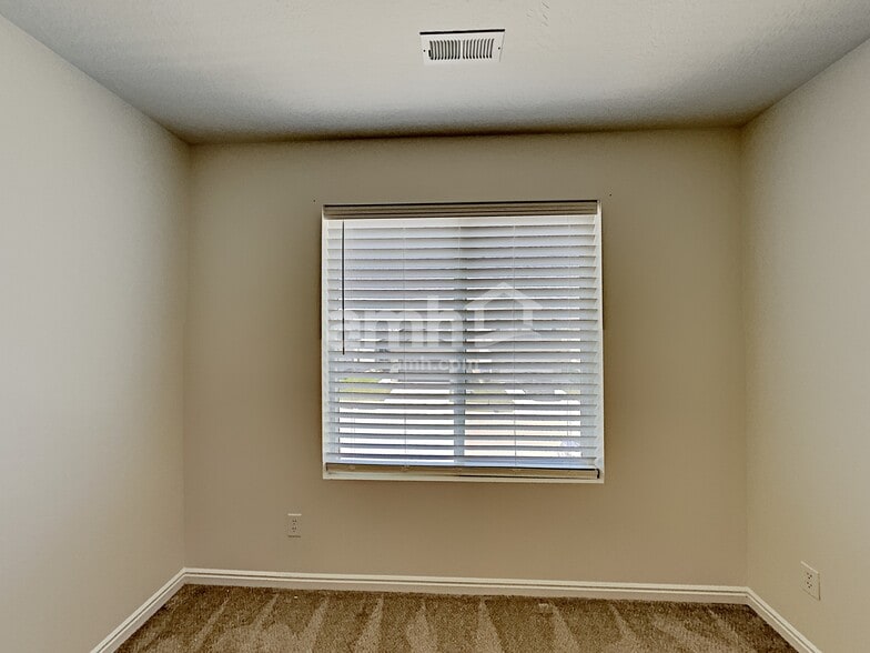Building Photo - 3792 Tumwater W Dr