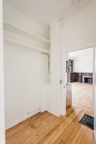 Building Photo - 223 E Ferry St