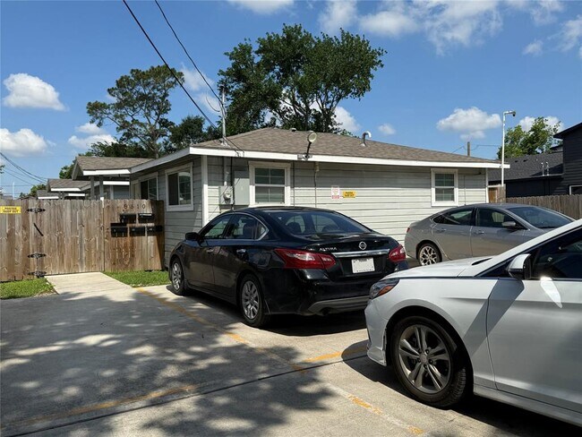 Building Photo - 8510 Safeguard St
