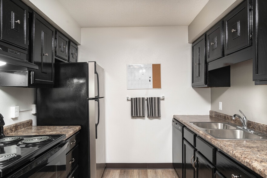 Primary Photo - Thunder Ridge Apartments