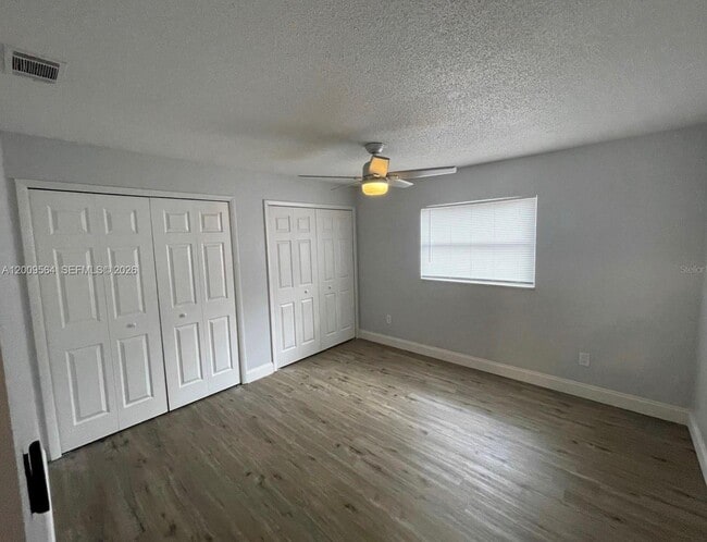 Building Photo - 504 N Rosland Dr