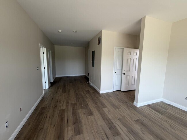 Building Photo - 146 Pinehurst Wy
