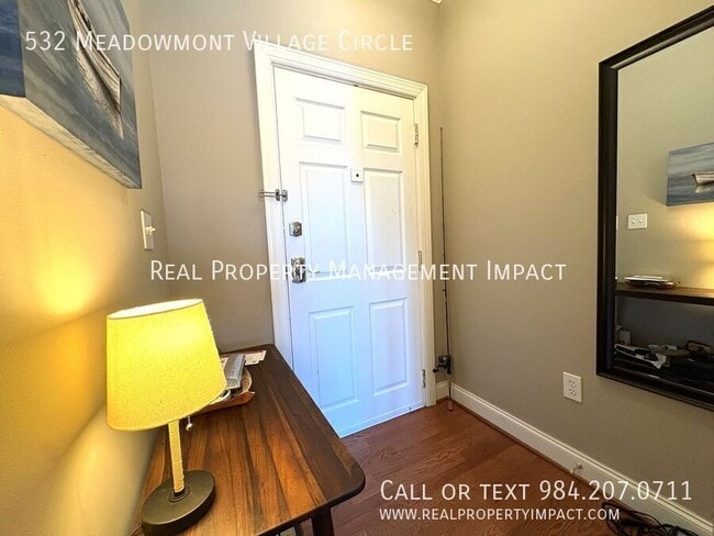 Building Photo - 532 Meadowmont Village Cir