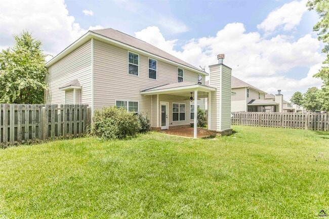 Building Photo - 153 Forestbrooke Way