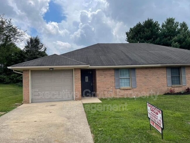 Primary Photo - 104 Cottage Cir