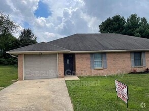 Building Photo - 104 Cottage Cir