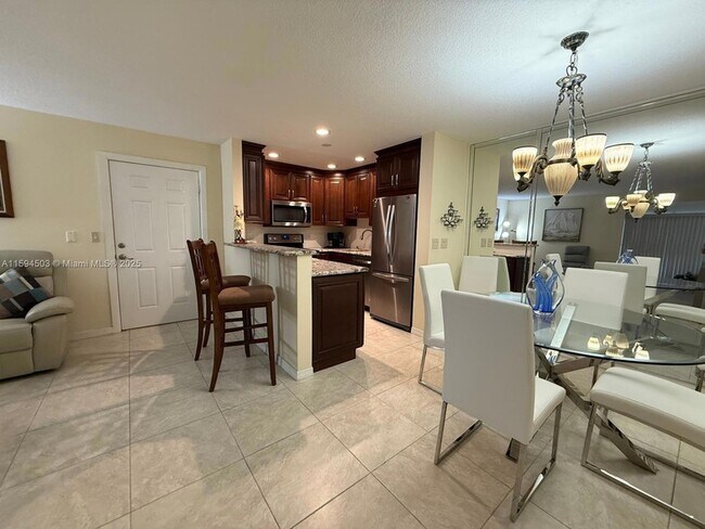 Building Photo - 1102 Duncan Cir