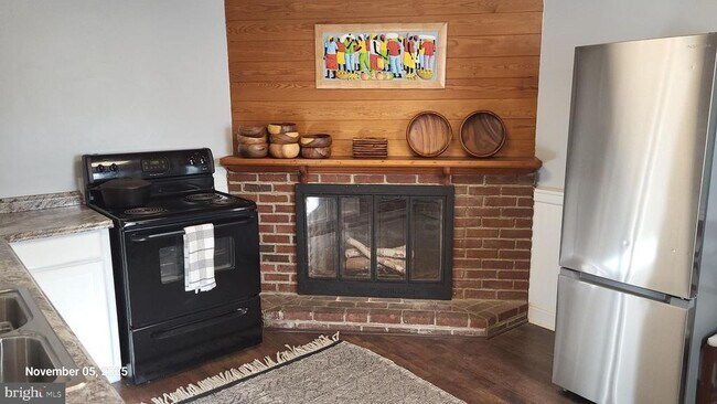 Building Photo - 316 Frederick St