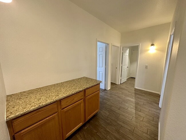 Building Photo - 2353 W Hemlock Ct