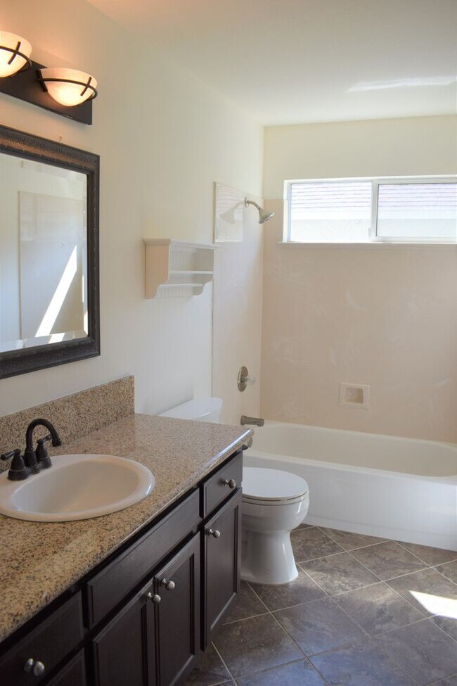 Building Photo - 9456 Cedarview Way