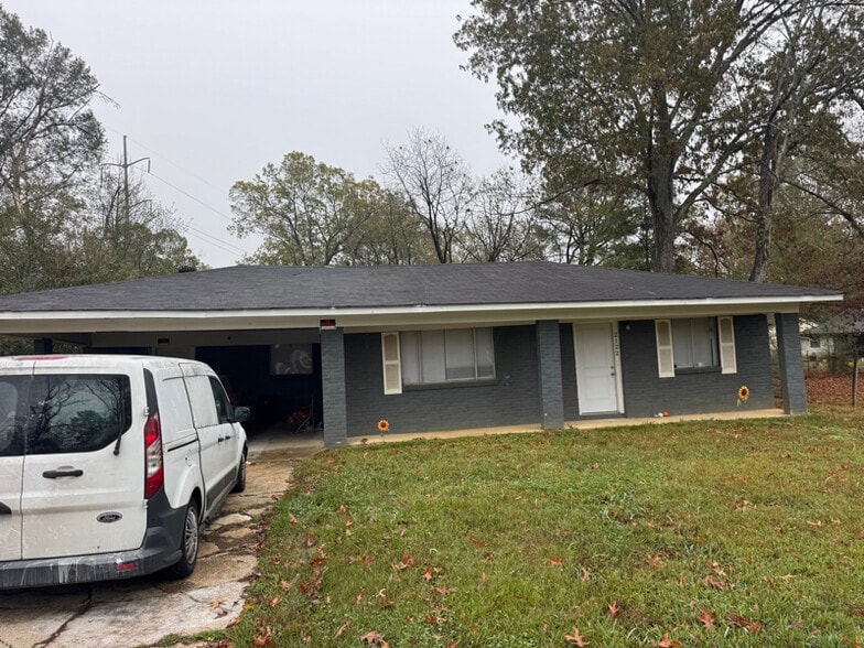 Primary Photo - 2122 McFadden Rd