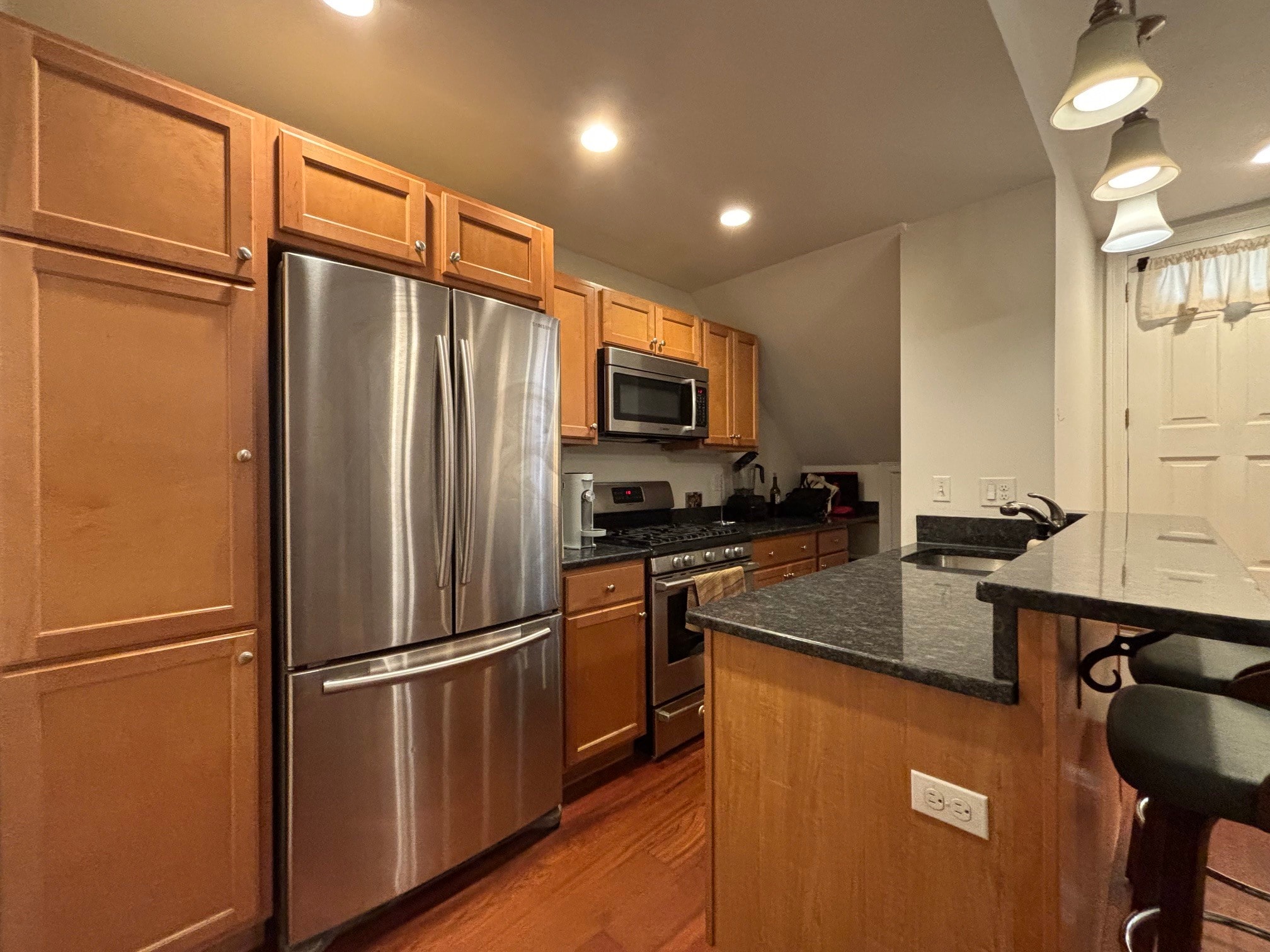 Building Photo - 7 Grove St