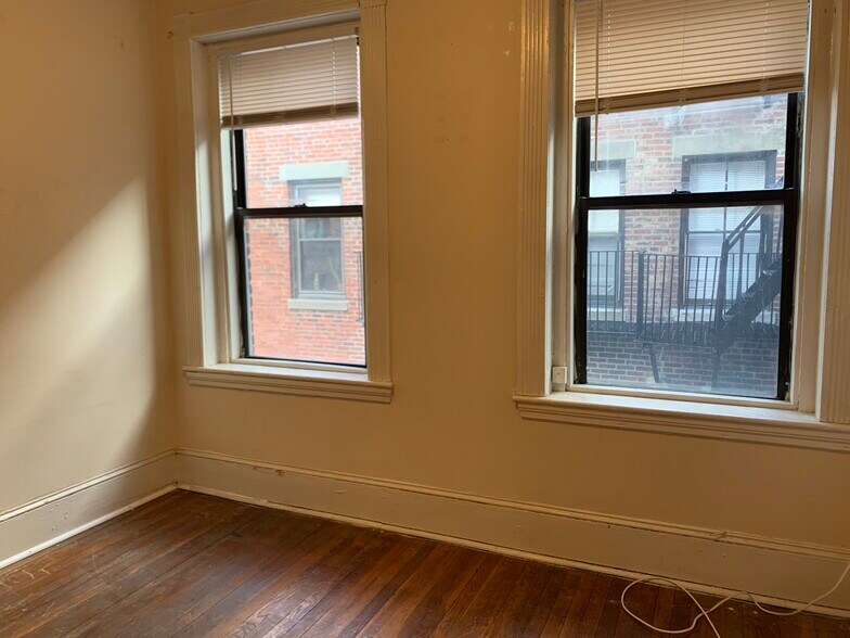 Primary Photo - 5 Myrtle St