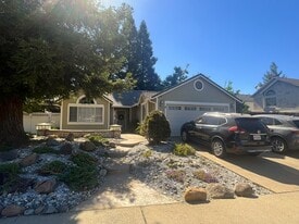 Building Photo - 647 Hovey Way