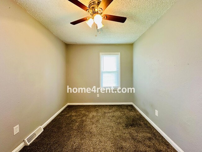 Building Photo - Cozy, Ranch Style Home w/ Stainless Steel ...