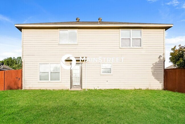 Building Photo - 3 Bedroom Pet-Friendly Home in Crowley, TX with Main Street Renewal