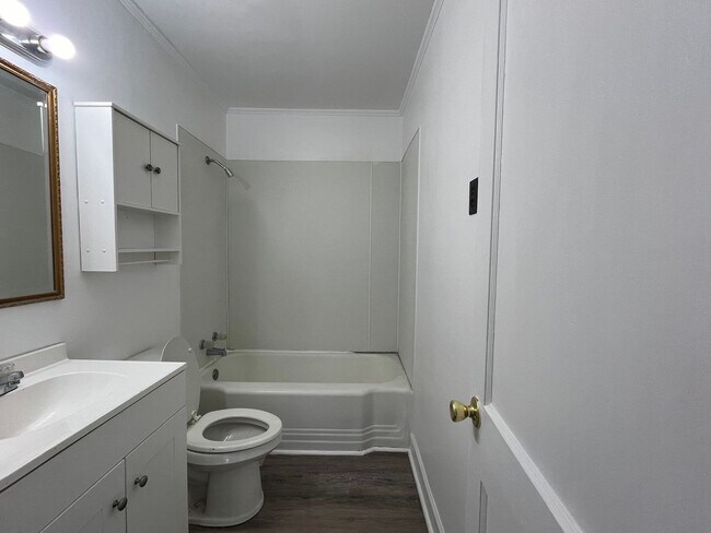 Building Photo - Close to everything!