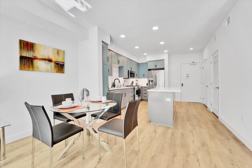 635 Robinson Ave 635 Robinson - 635 Robinson Ave San Diego Ca Primary Photo 