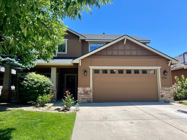 Building Photo - "Luxury Living: Stunning home with marble counter tops & Fireplace!"