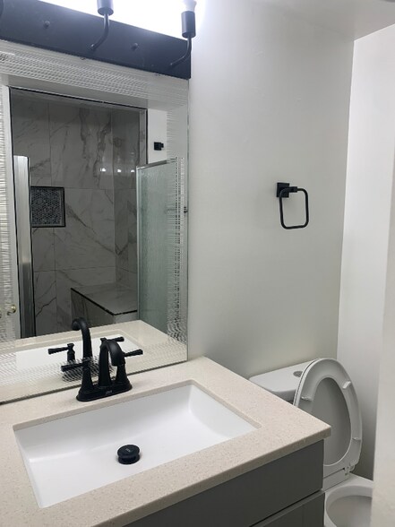 Building Photo - 1508 Holleyside Dr